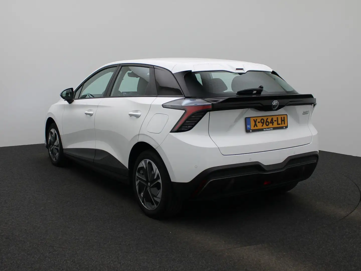 MG MG4 Electric Standard 51 kWh | Apple carplay / Android Wit - 2