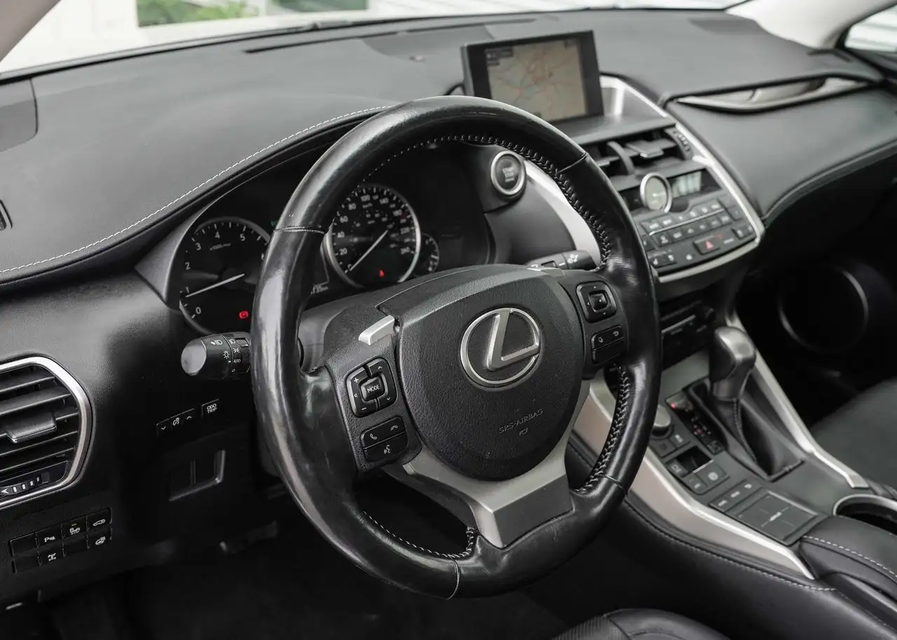 Lexus NX снимка Lexus NX