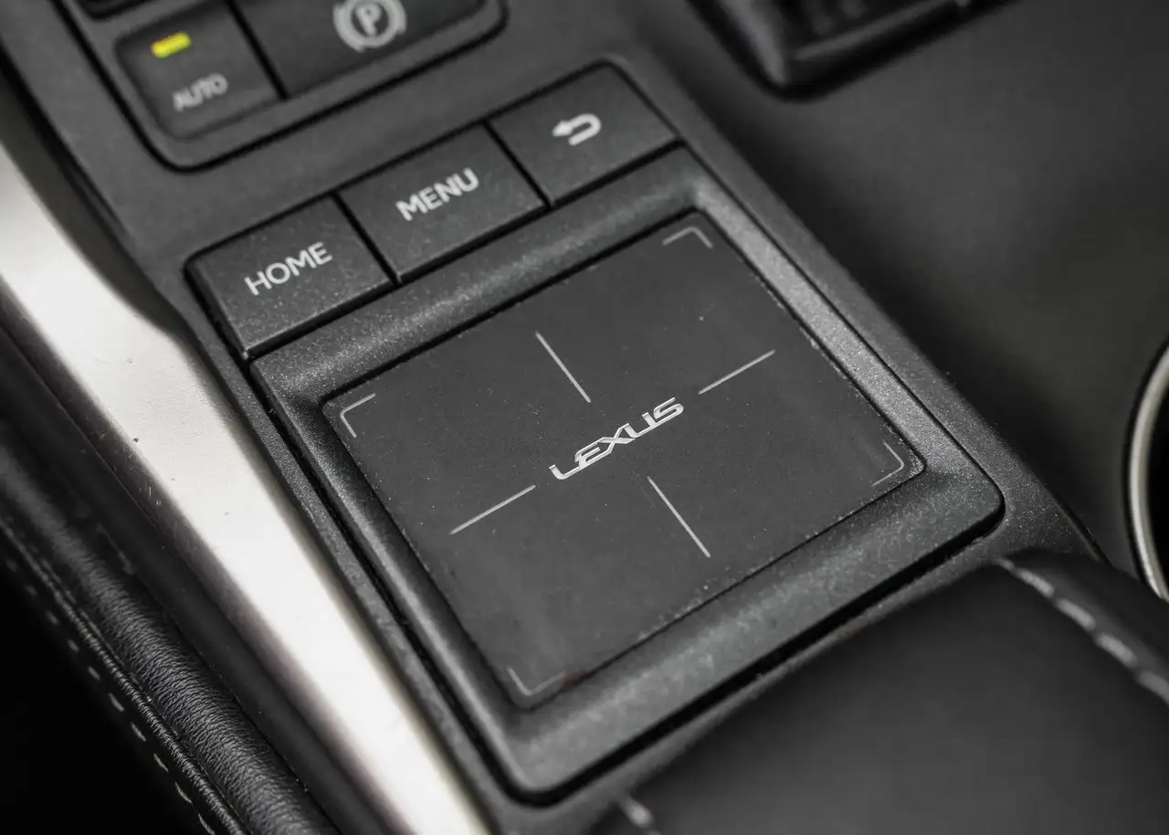 Lexus NX снимка Lexus NX
