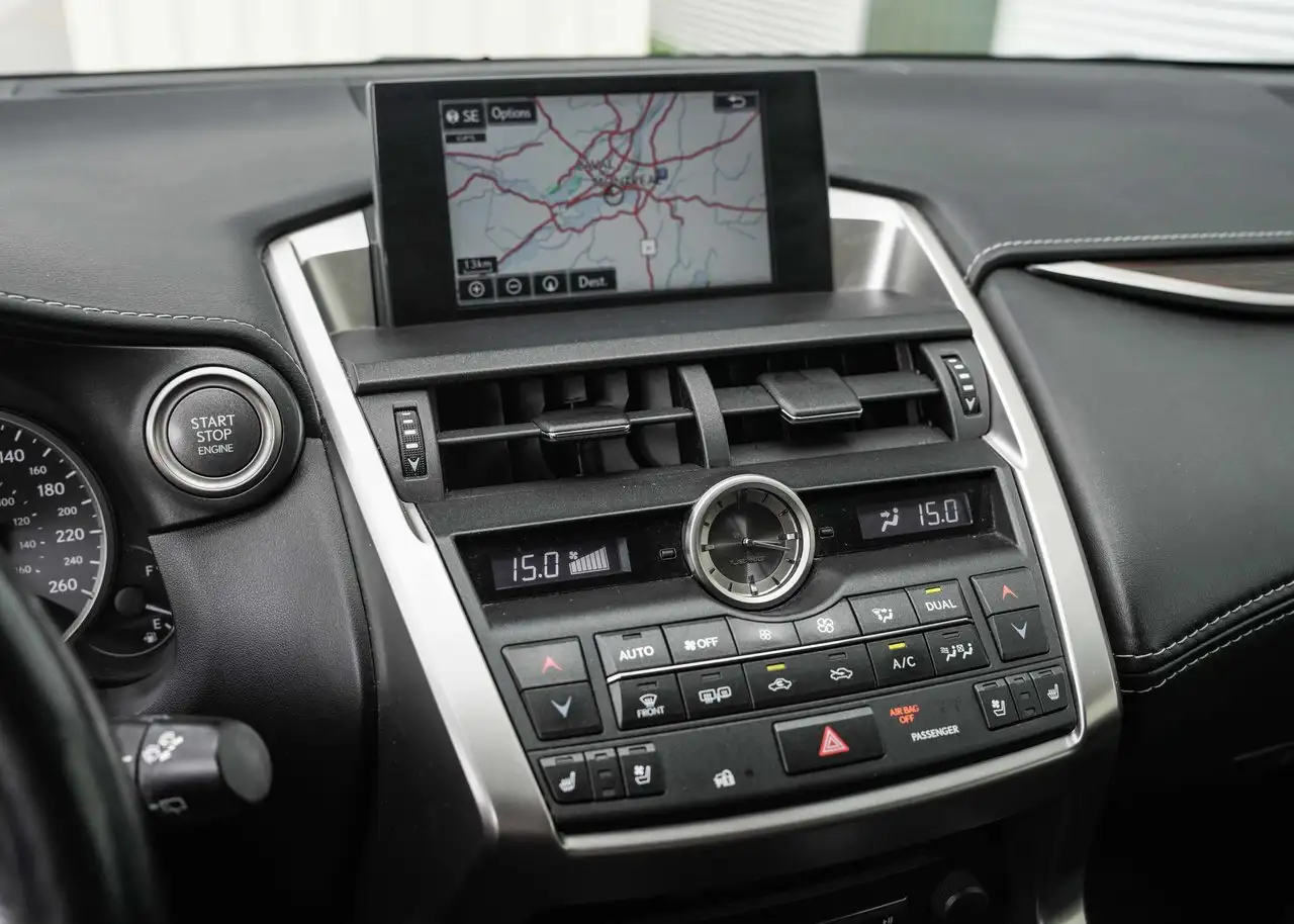 Lexus NX снимка Lexus NX