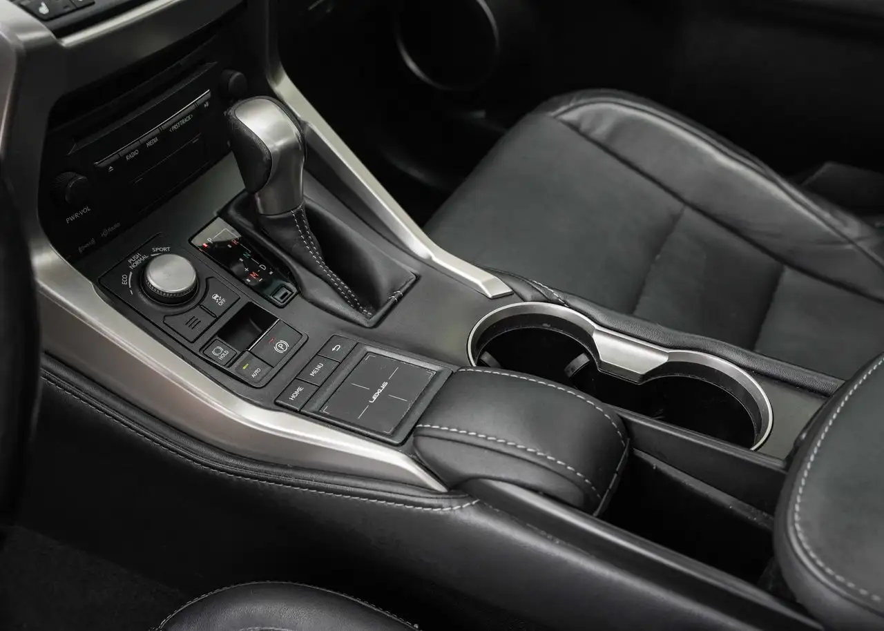 Lexus NX снимка Lexus NX