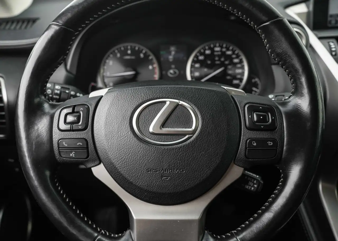 Lexus NX снимка Lexus NX