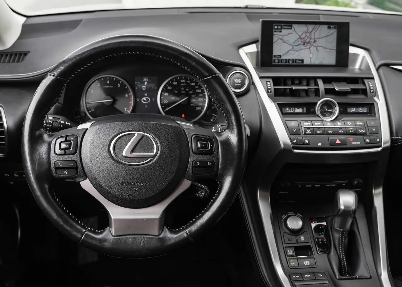 Lexus NX снимка Lexus NX