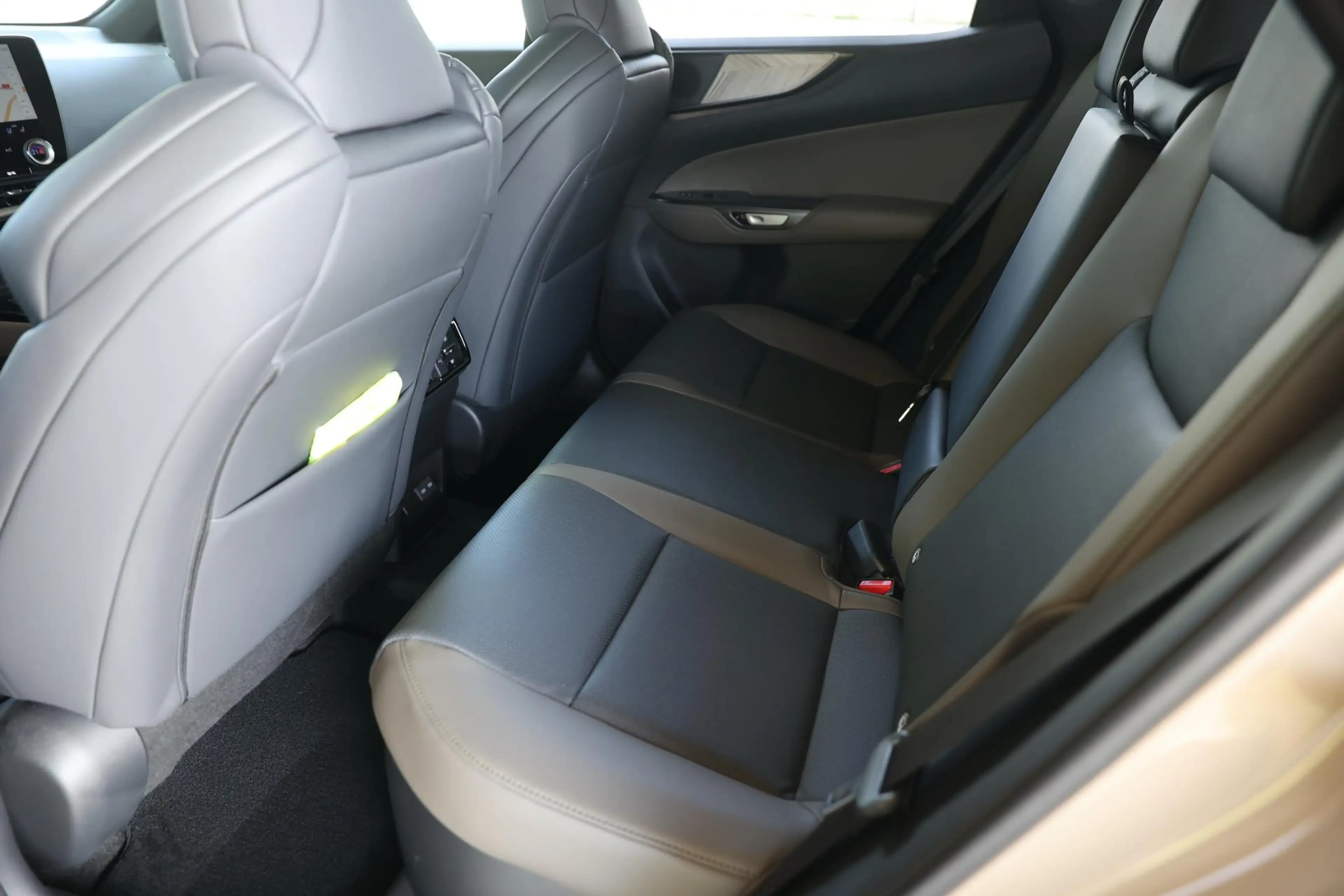 Lexus NX 450h+ AWD Overtrail E-Four — photo 13