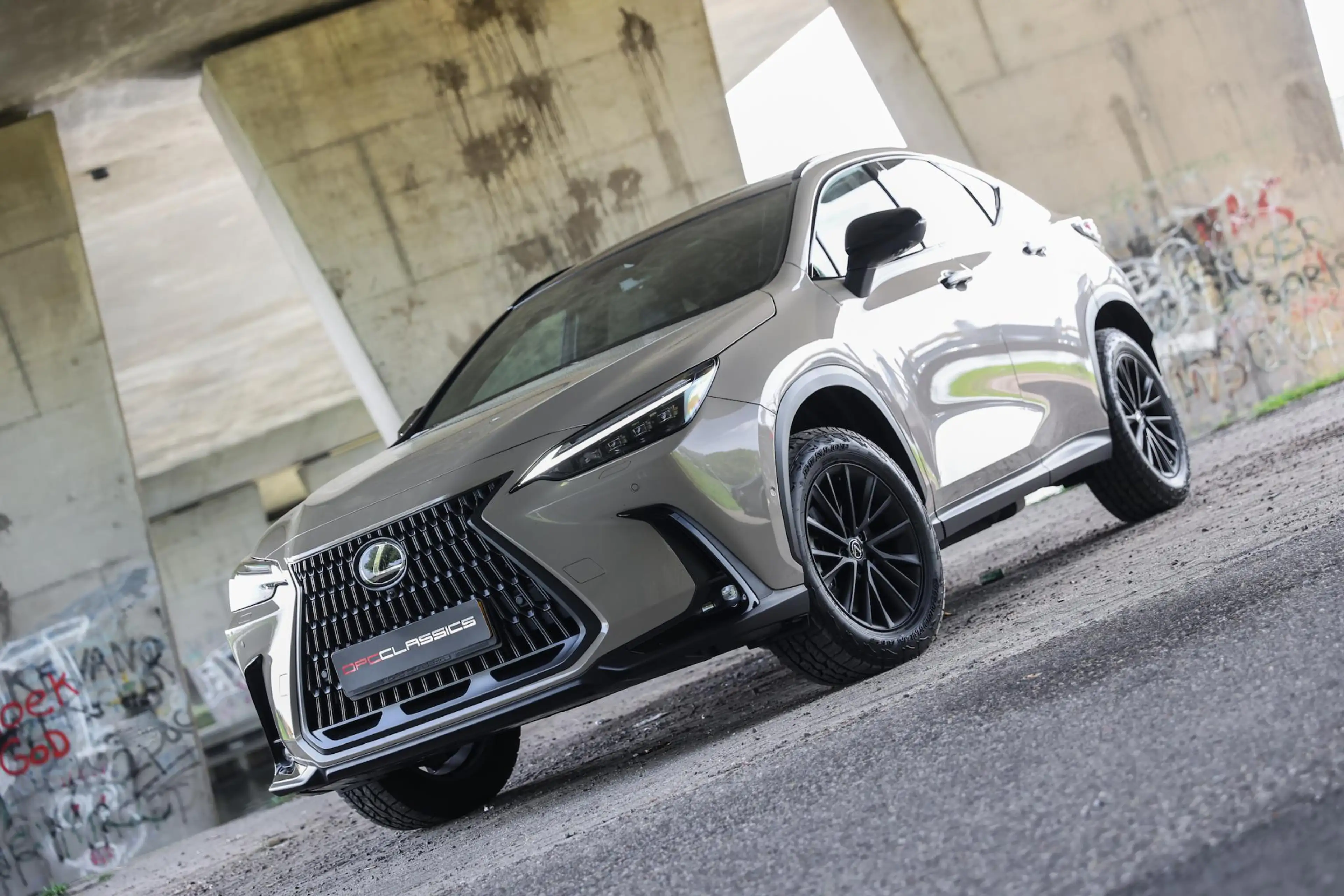 Lexus NX 450h+ AWD Overtrail E-Four — photo 2