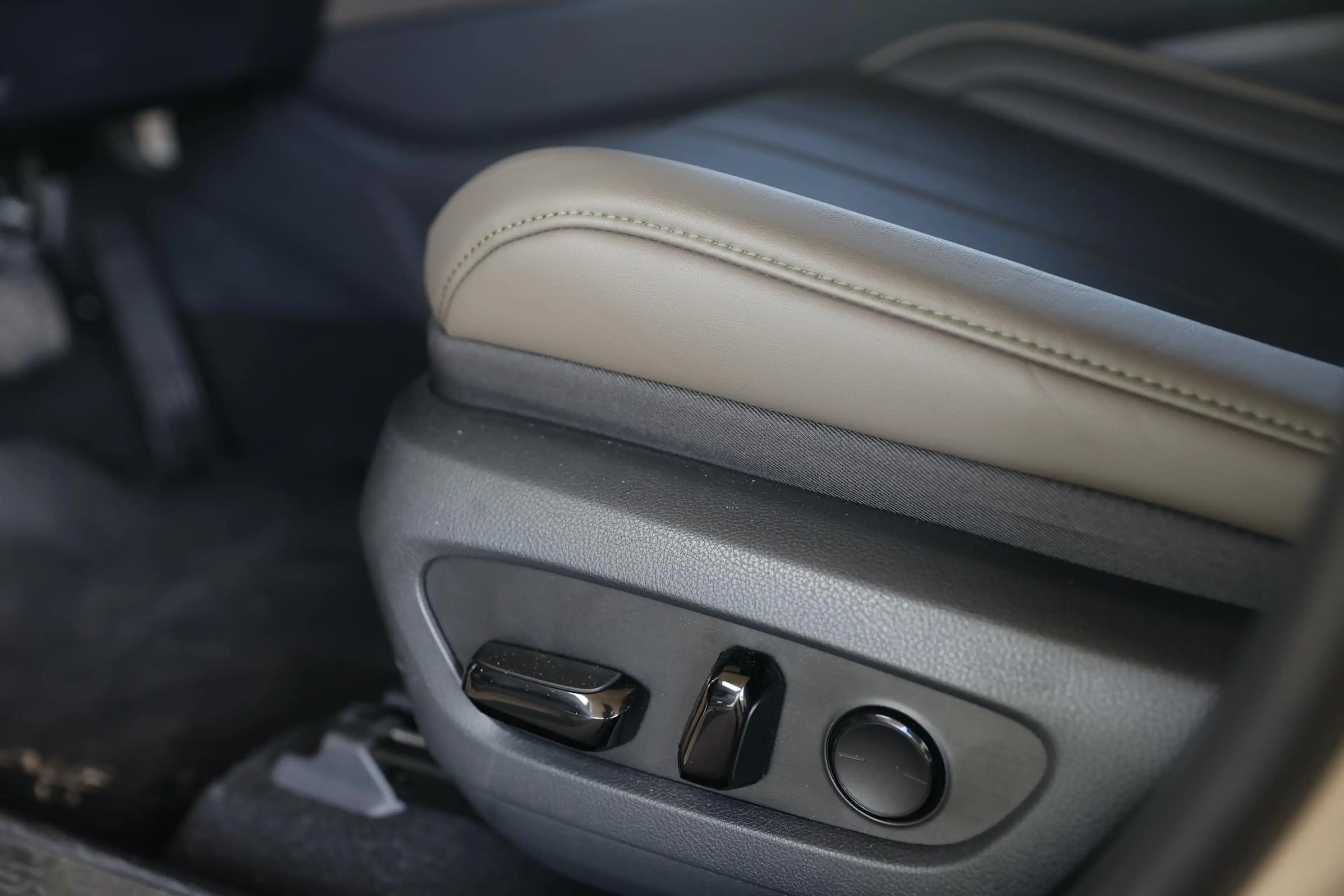 Lexus NX 450h+ AWD Overtrail E-Four — photo 8