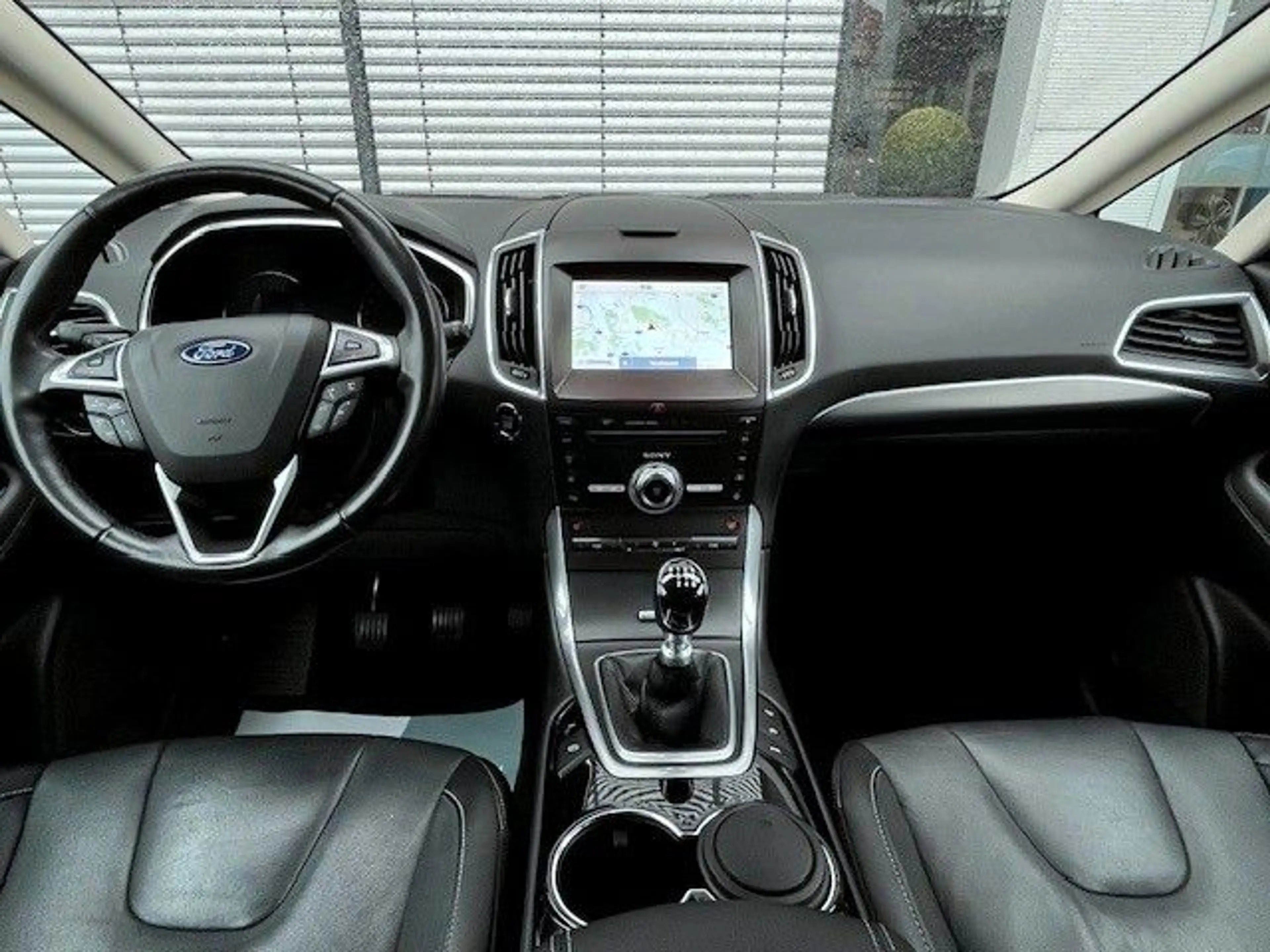 Ford S-Max 2,0 EcoBlue Titanium — photo 10