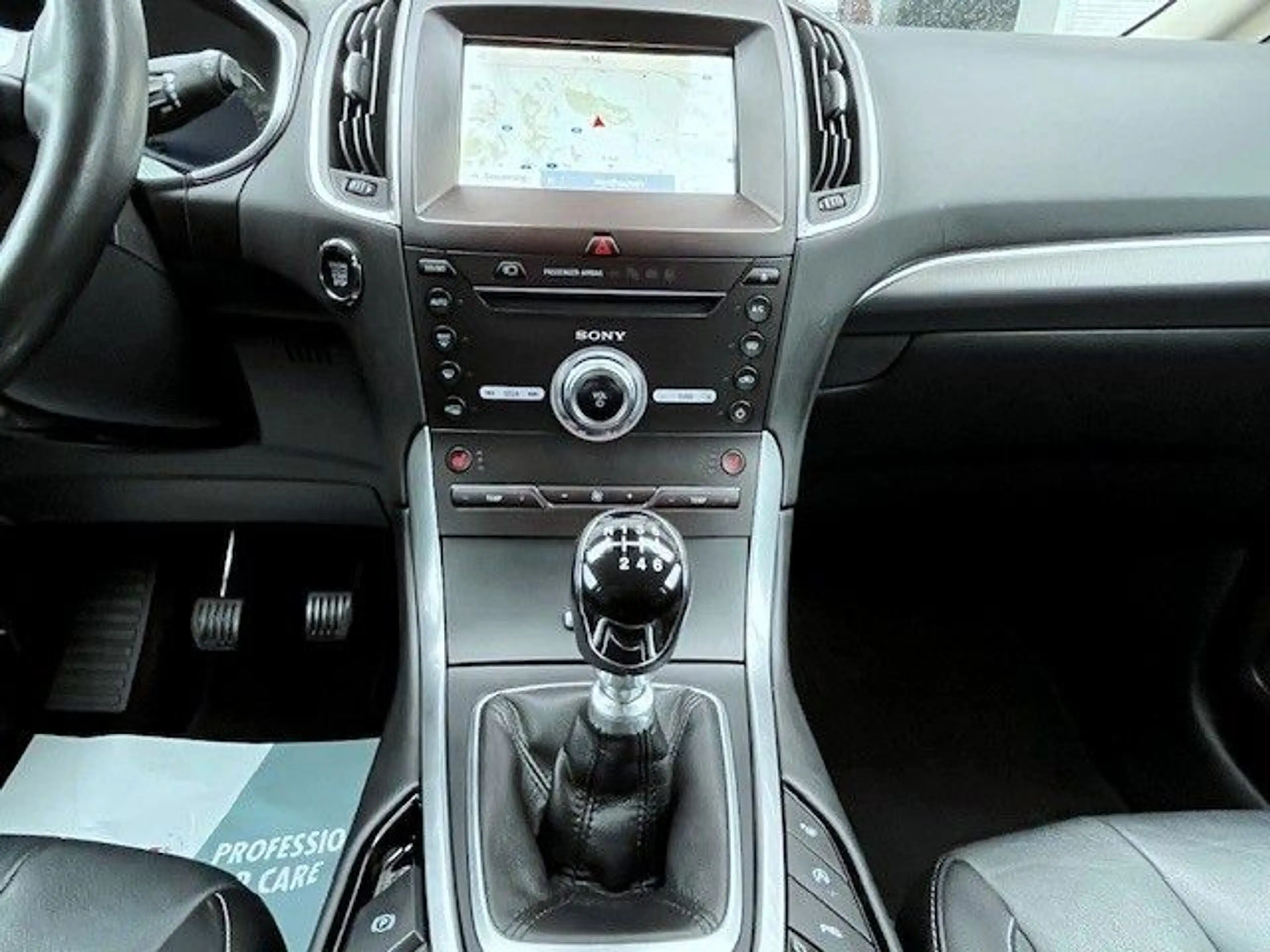 Ford S-Max 2,0 EcoBlue Titanium — photo 11