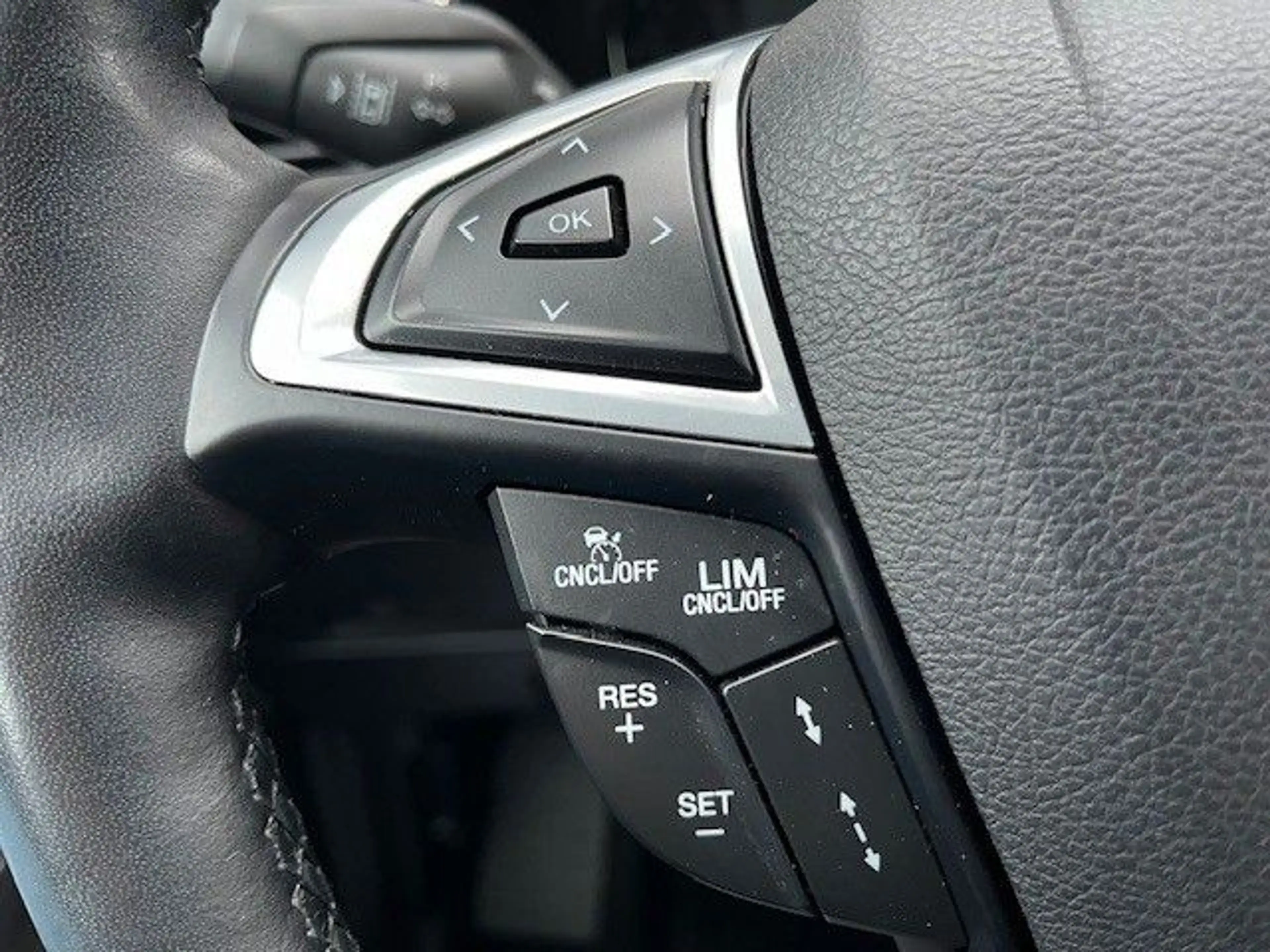 Ford S-Max 2,0 EcoBlue Titanium — photo 13