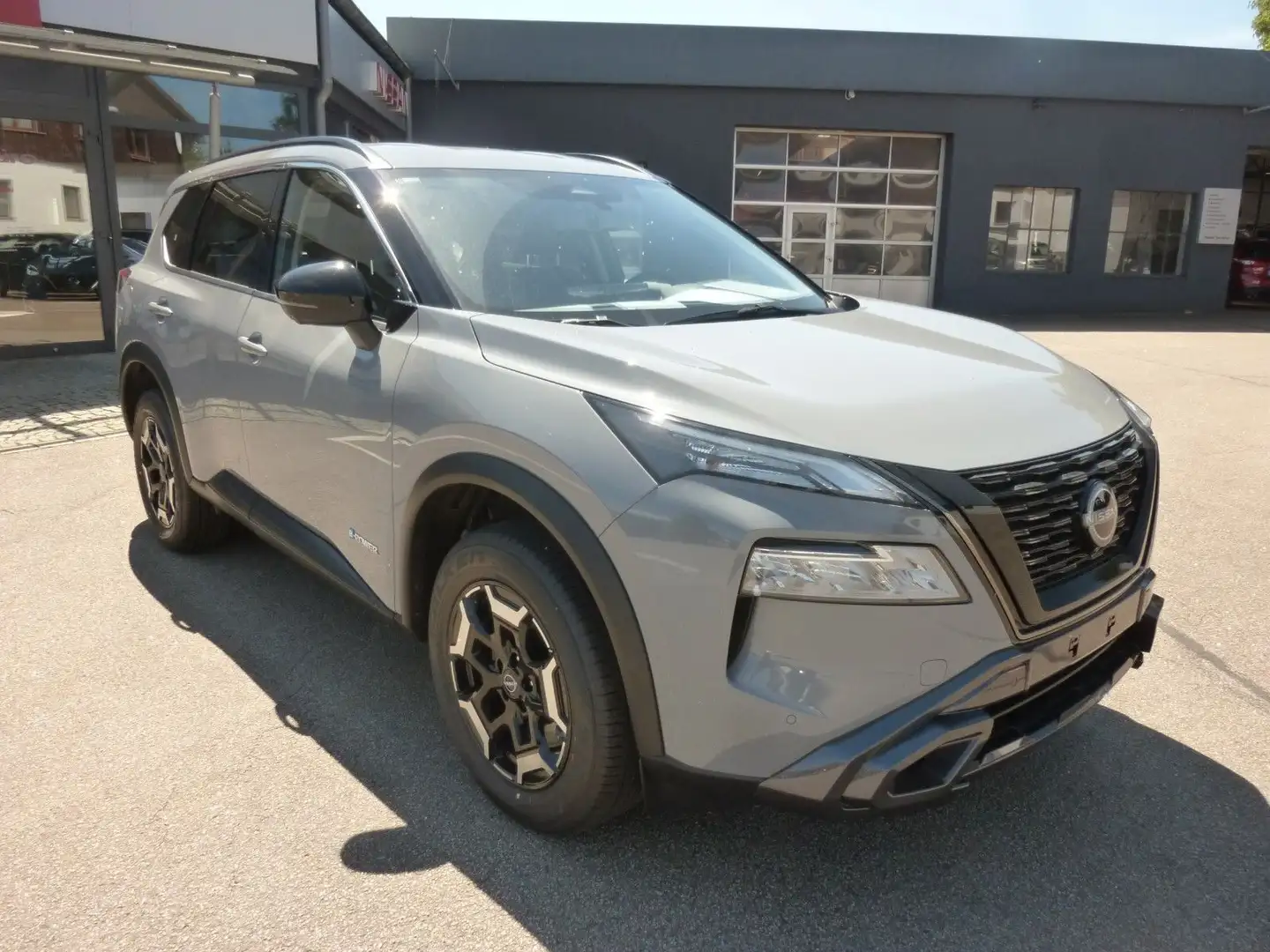 Nissan X-Trail 1,5 VC-T N-Trek e-4ORCE 4x4 siva - 2