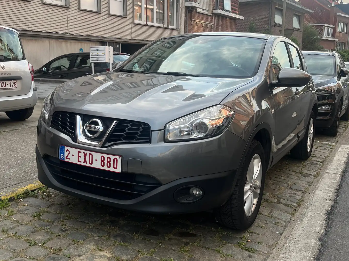 Nissan Qashqai Qashqai 1.6i 2WD Visia Gris - 2
