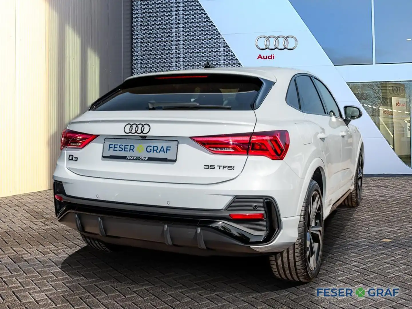 Audi Q3 Sportback 35TFSI 2x S line /LED/Navi+/ACC/Kamera Weiß - 2