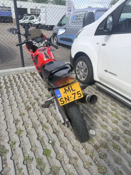 Honda CBR 125 R - foto 5