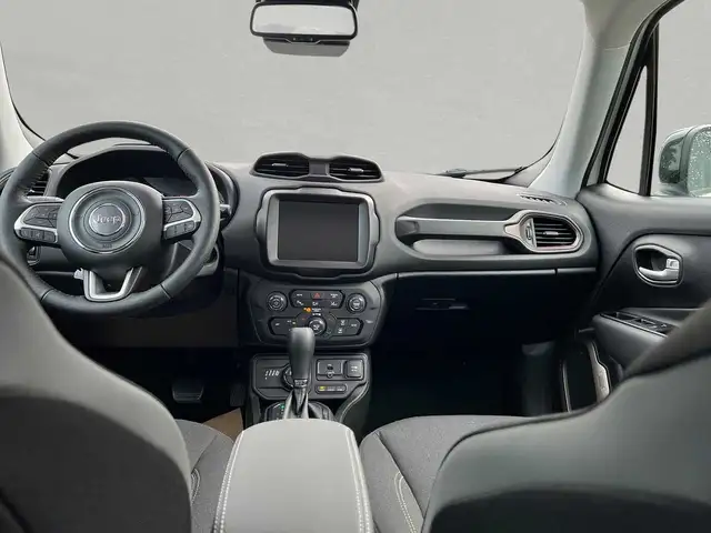 Jeep Renegade view 4