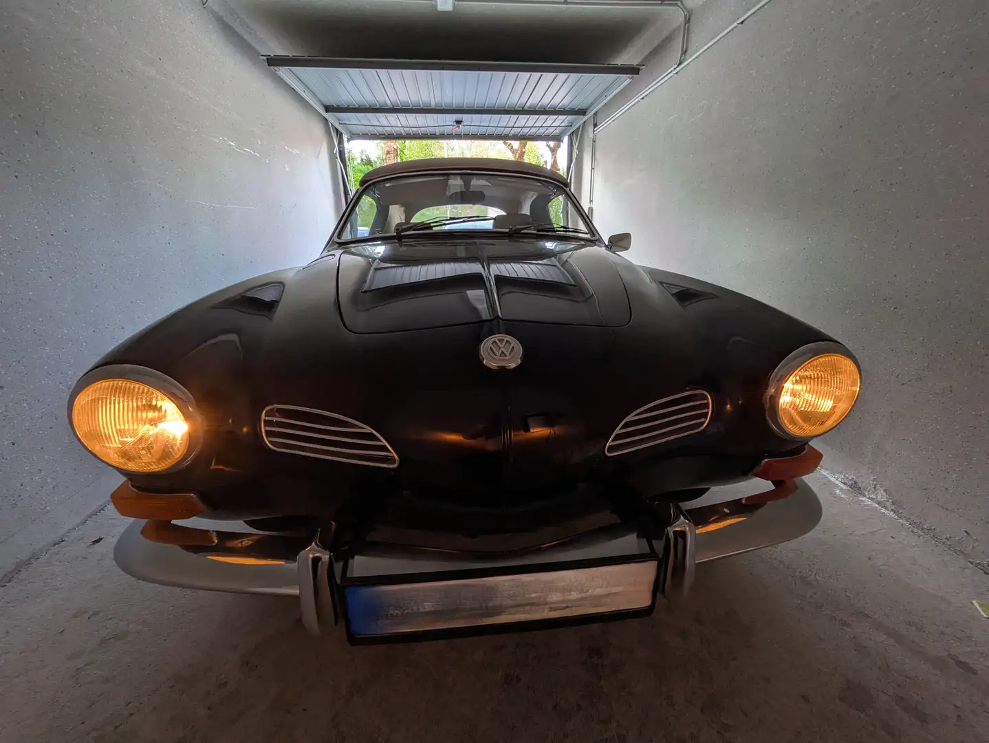 Volkswagen Karmann Ghia Noir - 2