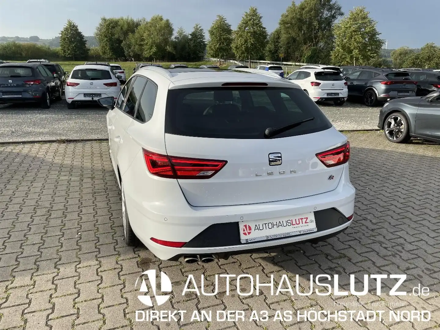 SEAT Leon Sportstourer ST FR 1.5 TSI ACT 110 k  [...] White - 2