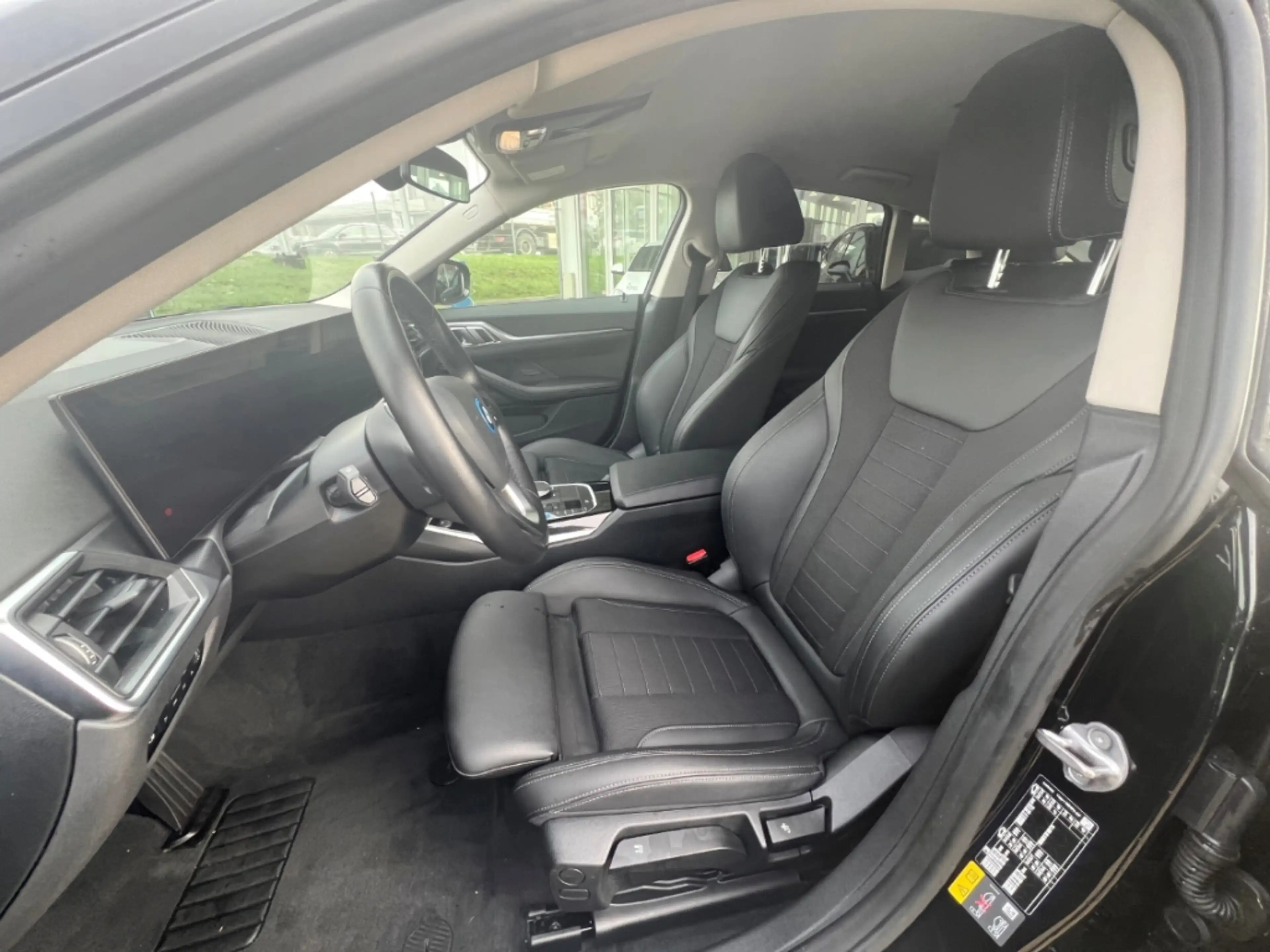 BMW i4 eDrive35 Gran Coupe Soundsystem LED El. Heckklappe — photo 15