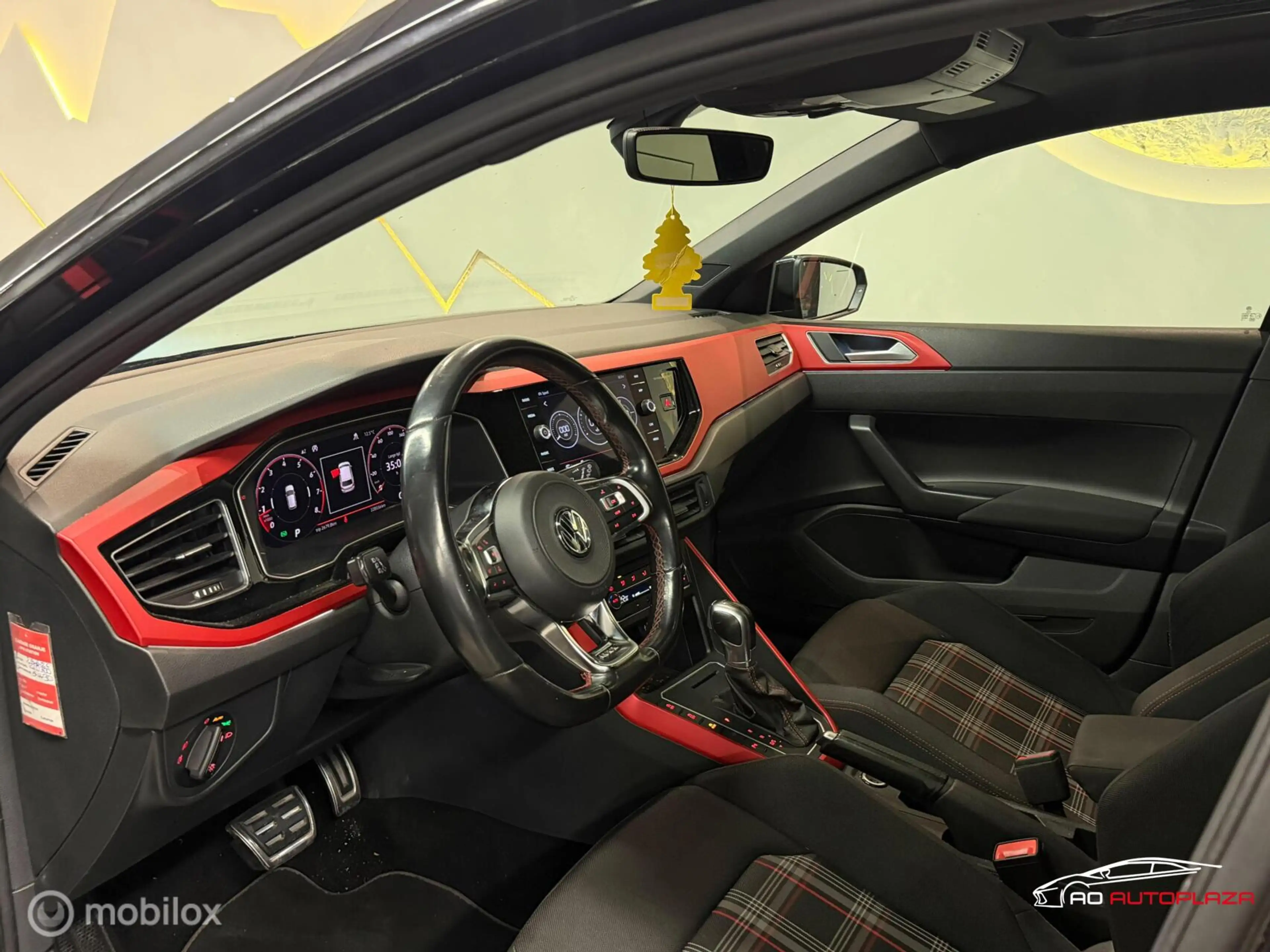 Volkswagen Polo GTI 2.0 TSI Panorama/Beats/Camera/Virtual cockpit — photo 3