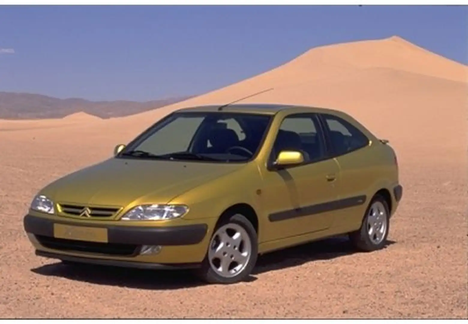 Citroen Xsara Coupé 1.8i 16v VTS Amarillo - 1