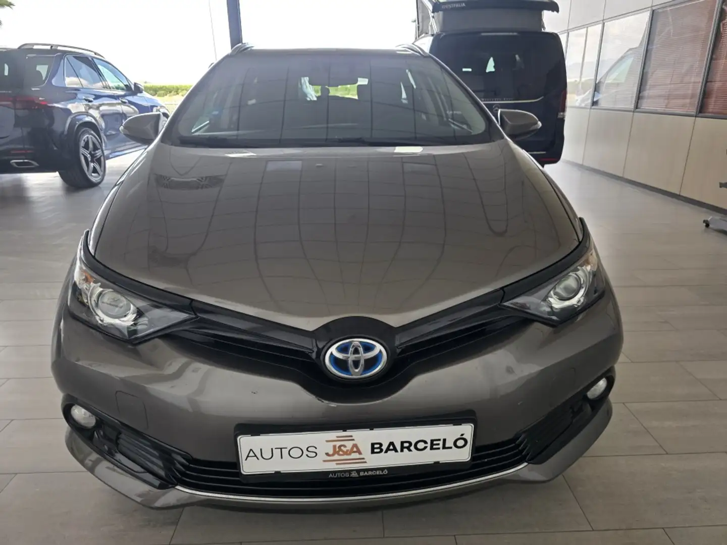 Toyota Auris Touring Sports hybrid 140H Feel! Edition + Led Gris - 2