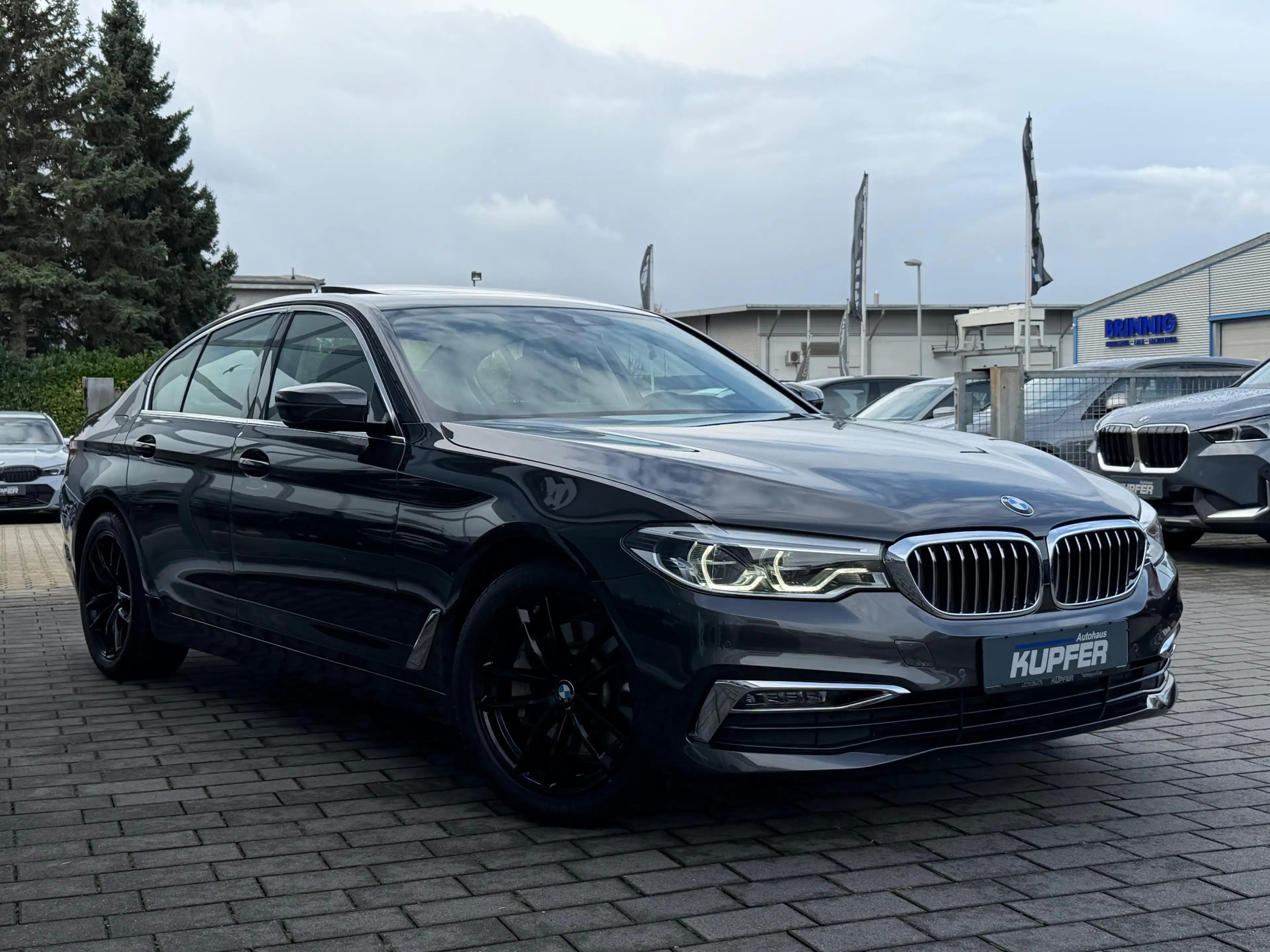 BMW 530 d xDrive Luxury Line AHK°Ad.LED°M-Alu18Zoll — photo 3