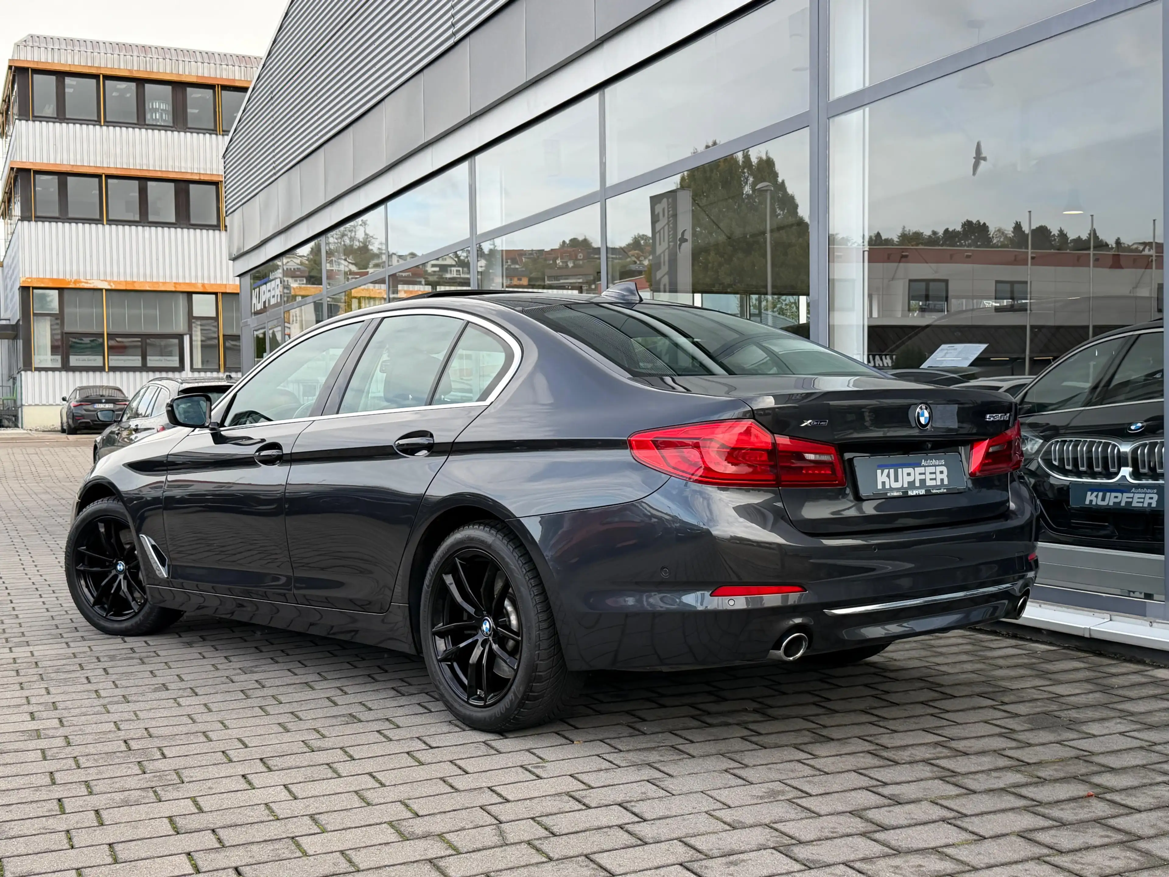 BMW 530 d xDrive Luxury Line AHK°Ad.LED°M-Alu18Zoll — photo 2