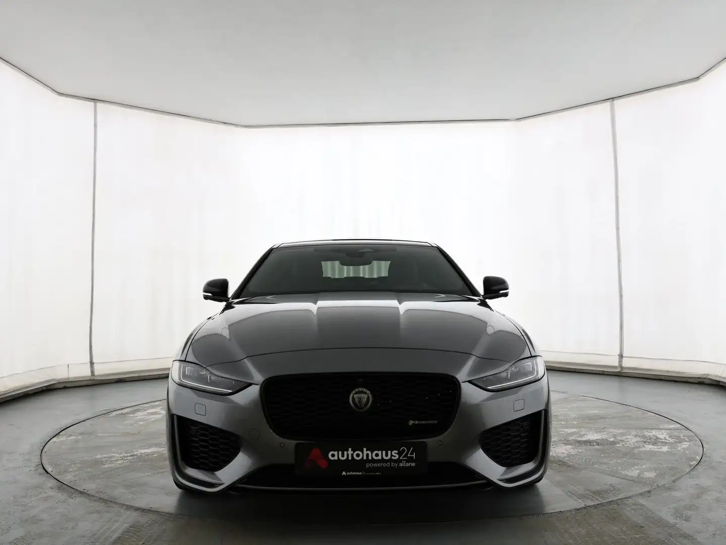 Jaguar XE P250 R-Dynamic Black  AHK|LED|Kamera|Navi Grau - 2