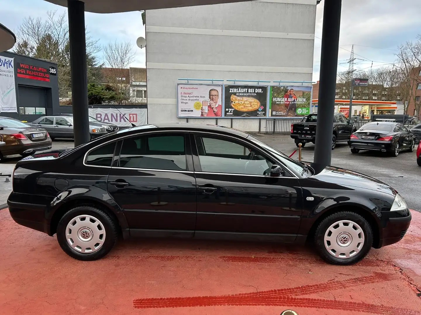 Volkswagen Passat Lim. Family 1.9 TDI Schwarz - 2
