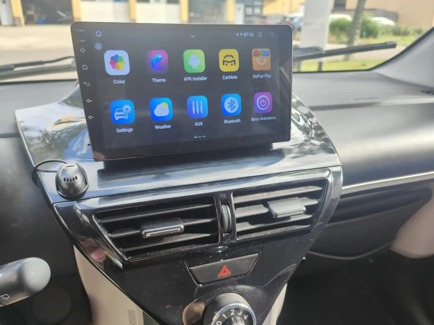 Toyota iQ 1.0 VVTi Automaat APPLE CARPLAY / ANDROID AUTO Wit - 2