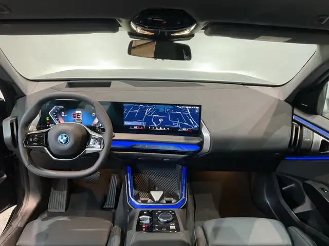 BMW X3 view 3