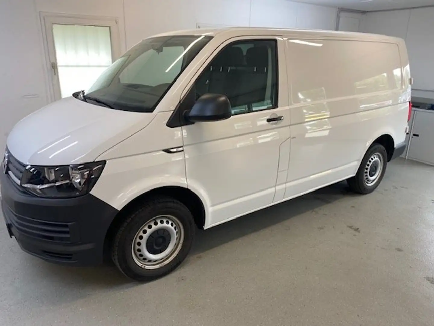 Volkswagen T6 Transporter Kasten 2.0 TDI 150PS Klima AHK Flügeltüren Weiß - 2