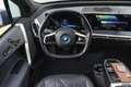 BMW iX xDrive40 High Executive 77 kWh / Sportpakket / Pan Grijs - thumbnail 3