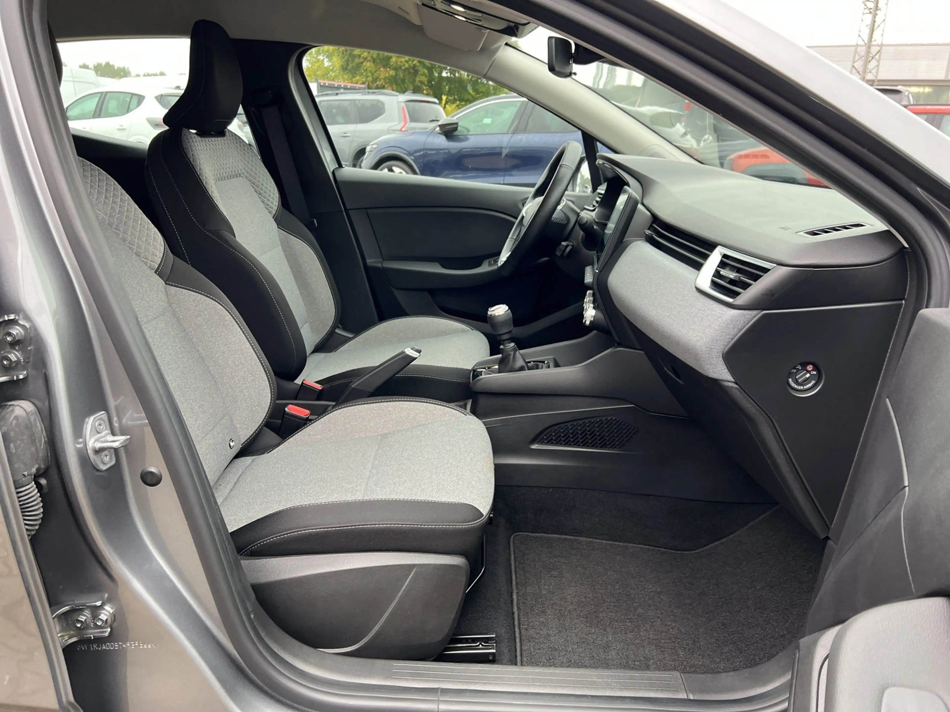 Renault Clio TCe 90 Evolution Winterpaket+PDC — photo 9
