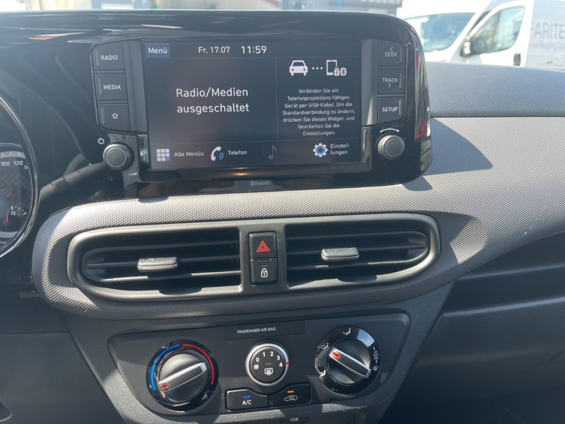 Hyundai i10 Edition 30 New MJ21 1. 0 Benzin M/T Apple CarPlay — photo 15
