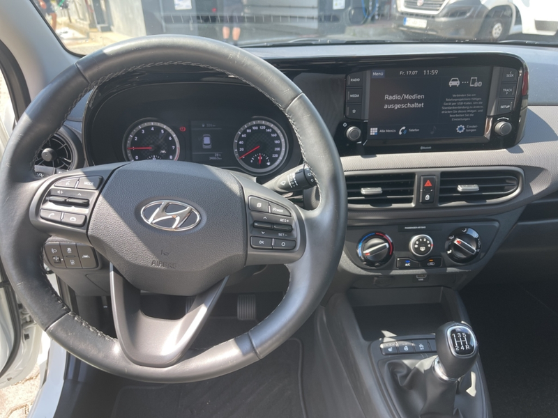 Hyundai i10 Edition 30 New MJ21 1. 0 Benzin M/T Apple CarPlay — photo 14
