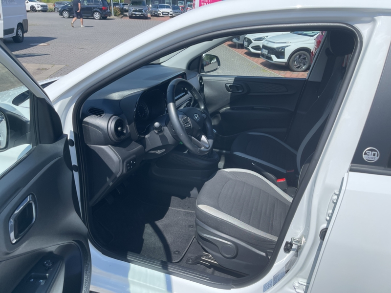 Hyundai i10 Edition 30 New MJ21 1. 0 Benzin M/T Apple CarPlay — photo 11