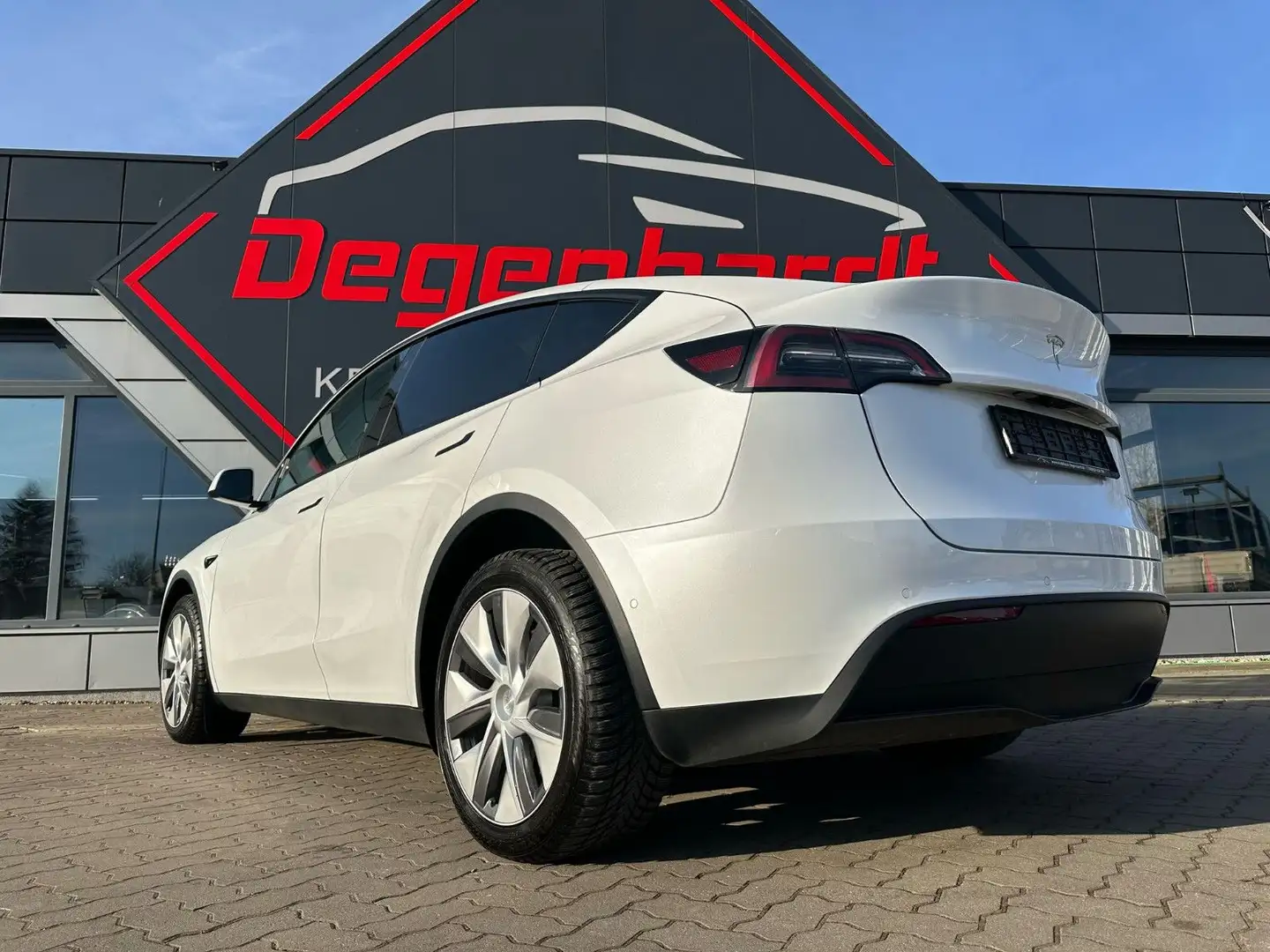 Tesla Model Y Long Range Dual AWD Enhanced Autopilot Weiß - 2
