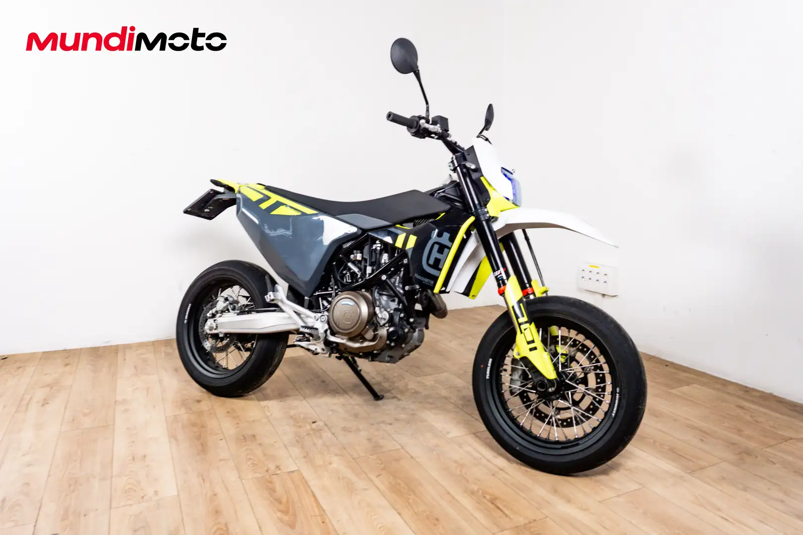 Husqvarna 701 Supermoto - 2