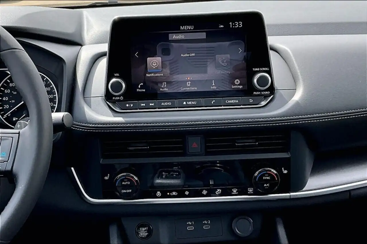 Nissan Rogue снимка Nissan Rogue