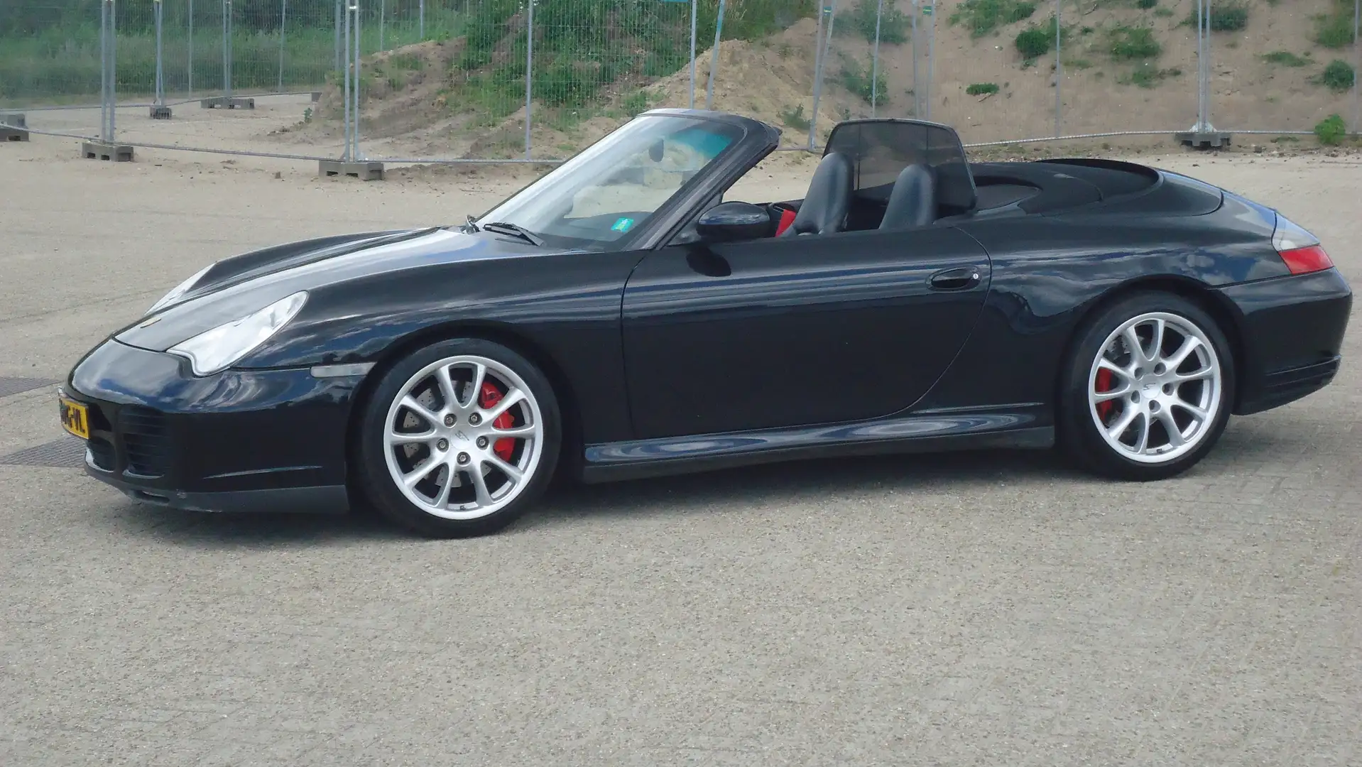 Porsche 996 3.6 Carrera 4S Cabrio Zwart - 2