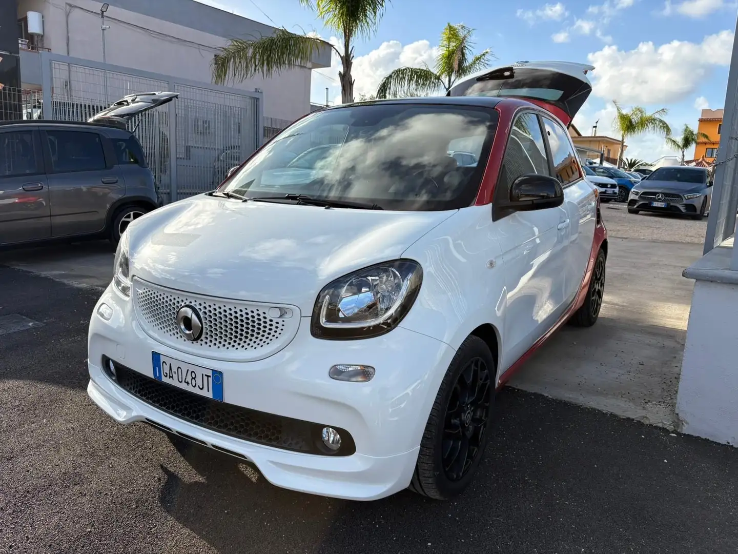 smart forFour 0.9 t Brabus Style 90cv twinamic Bianco - 2