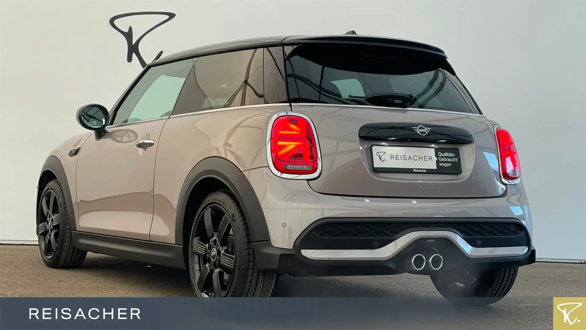 MINI Cooper S Classic-Trim Navi PDC RFK SHZ LED 17" Grau - 2