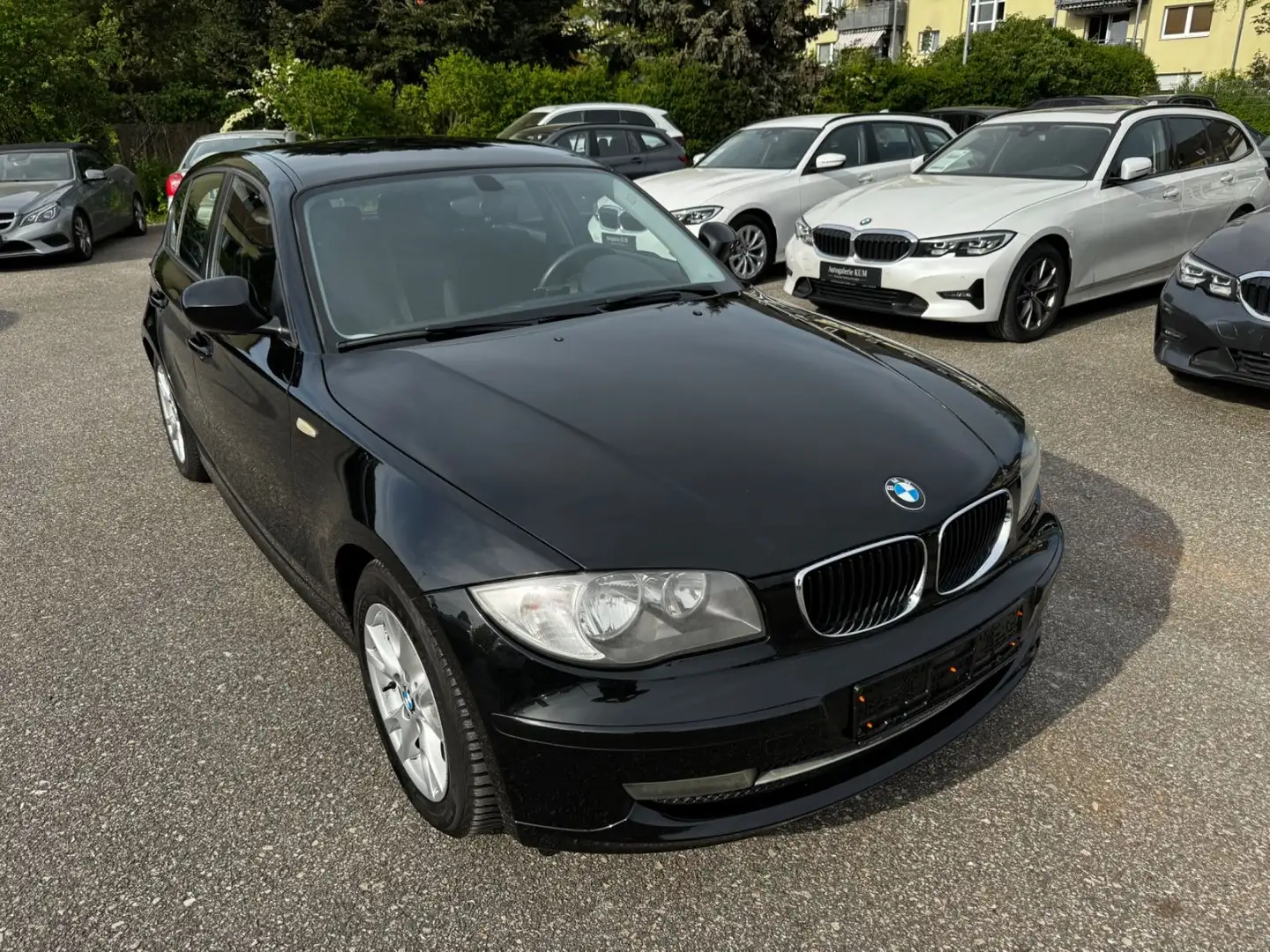 BMW 116 i Lim 5-Trg NAVI|PDC|KLIMA|TÜV NEU Negro - 1