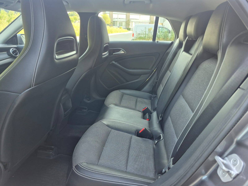 Mercedes-Benz CLA 180 CLA 180 d — photo 12