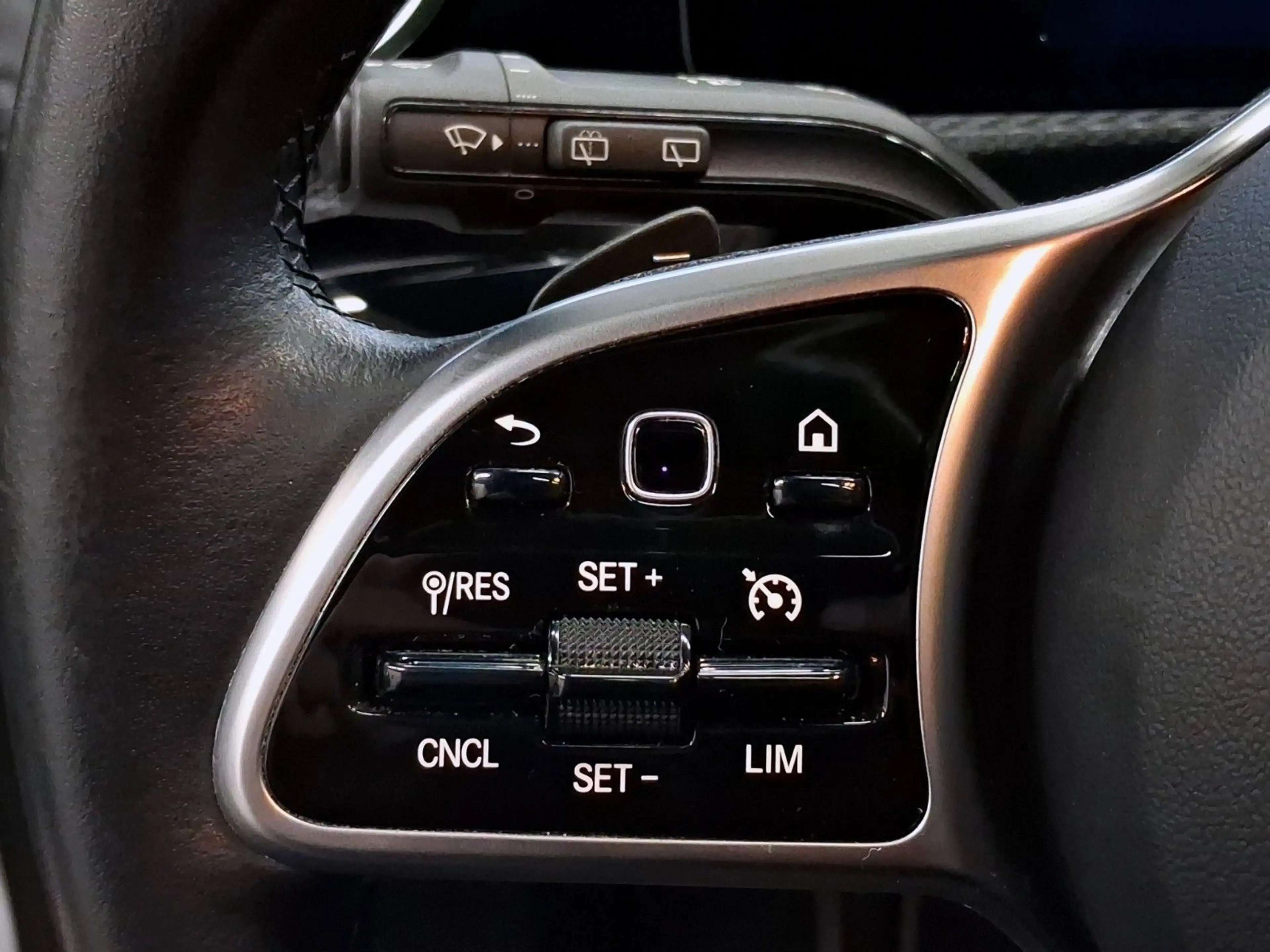 Mercedes-Benz A 200 1.Hand,Navi,LED,Panorama,MBUX,Kamera,AHK — photo 14