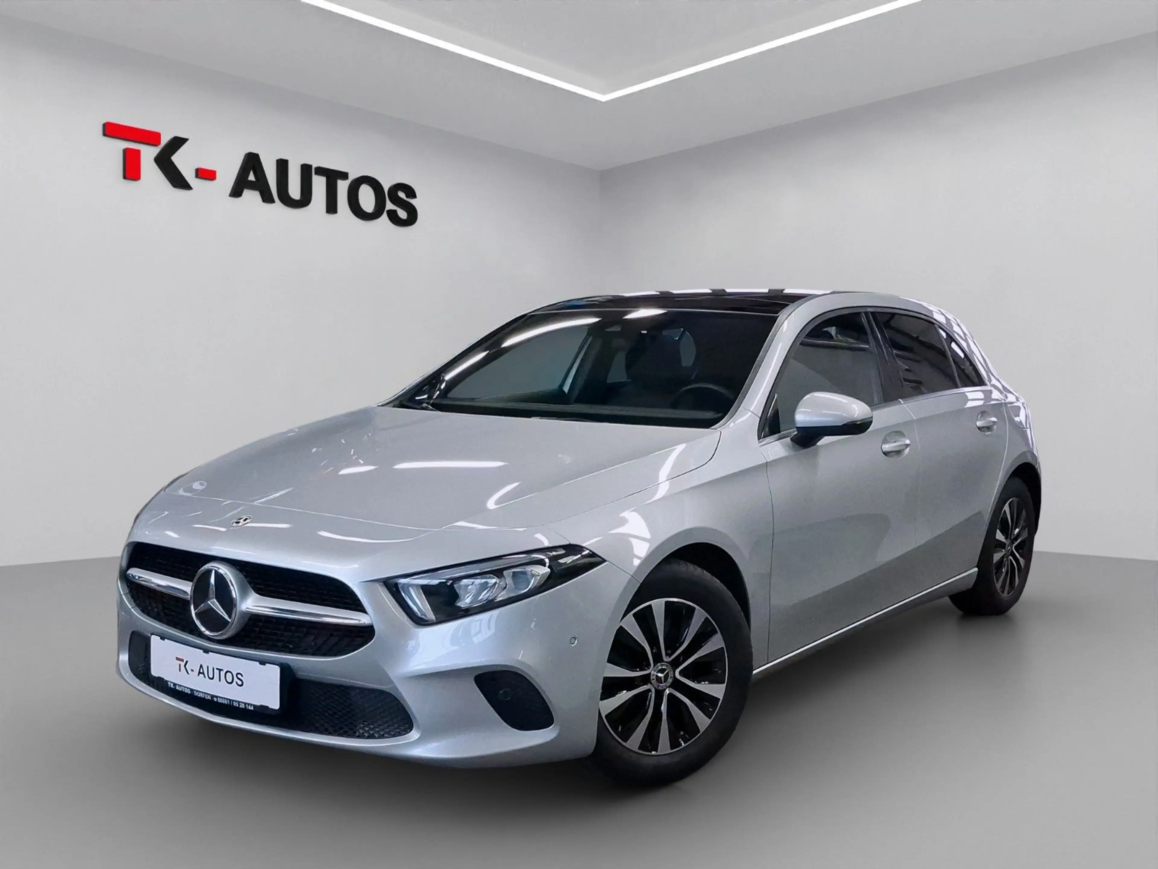 Mercedes-Benz A 200 1.Hand,Navi,LED,Panorama,MBUX,Kamera,AHK