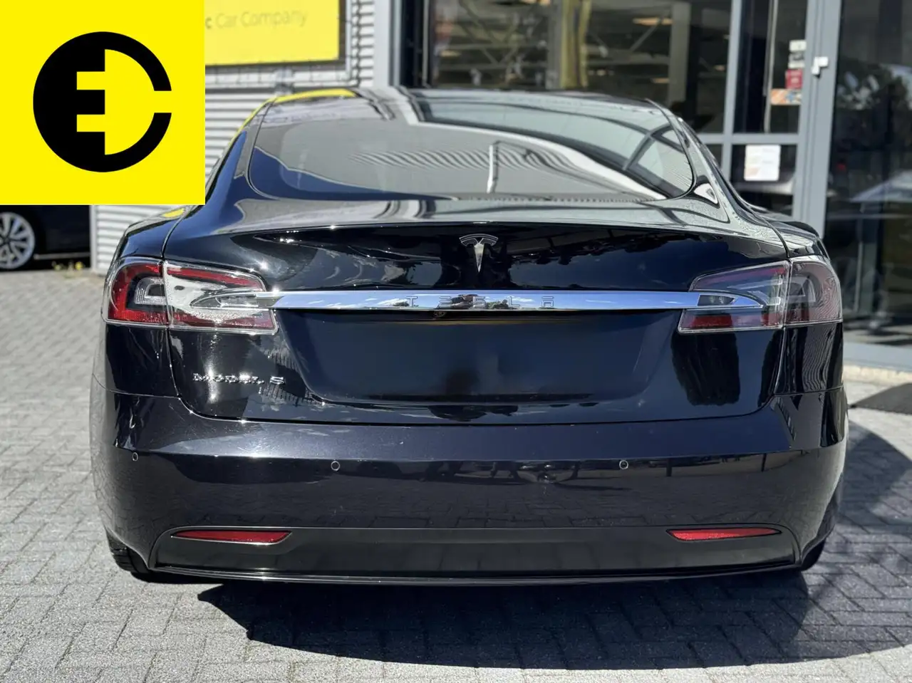 TESLA MODEL S 75D 333CH - CAMÉRA DE RECUL - SUSPENSION AIRMATIC - TOIT PANORAMIQUE - SIÈGES CHAUFFANTS