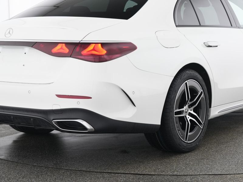 Mercedes-Benz E 220 d AMG Line Advanced/PANO/NIGHT/KAMERA/19" — photo 2