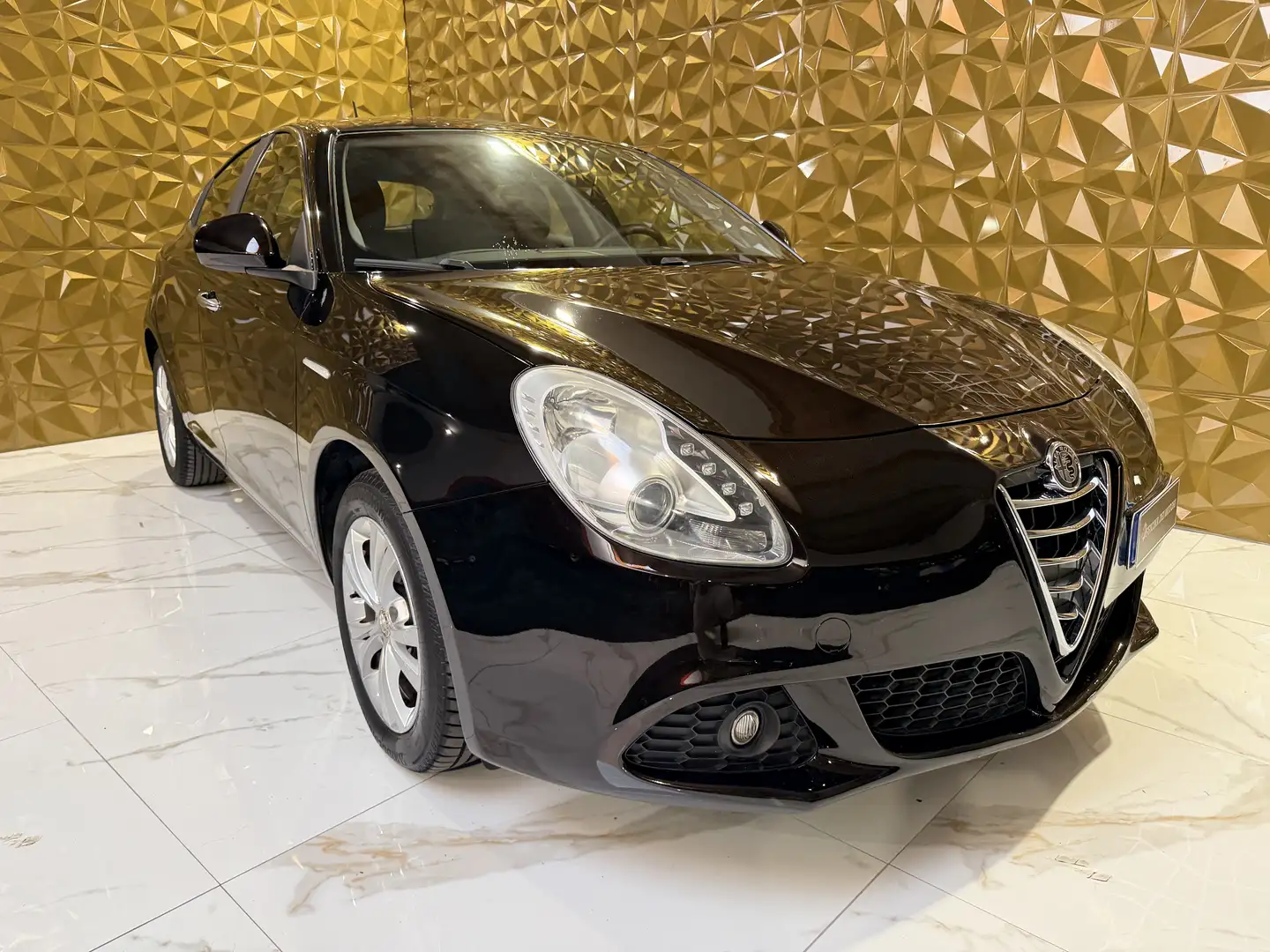 Alfa Romeo Giulietta Giulietta III 1.6 jtdm(2) Distinctive Zwart - 1