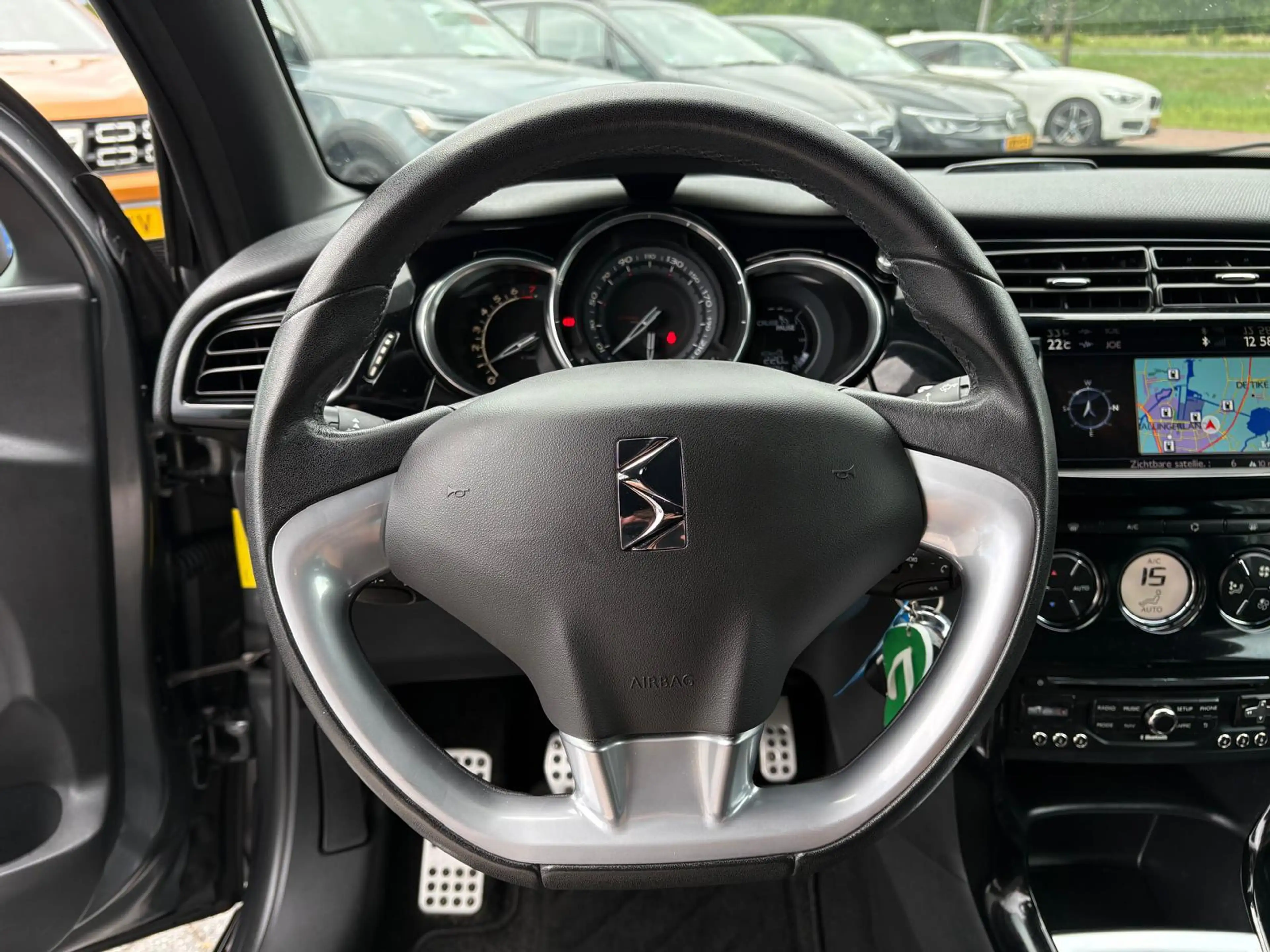 Citroen DS3 1.2 PureTech So Chic | PDC | Navi | Airco | Cruise — photo 27